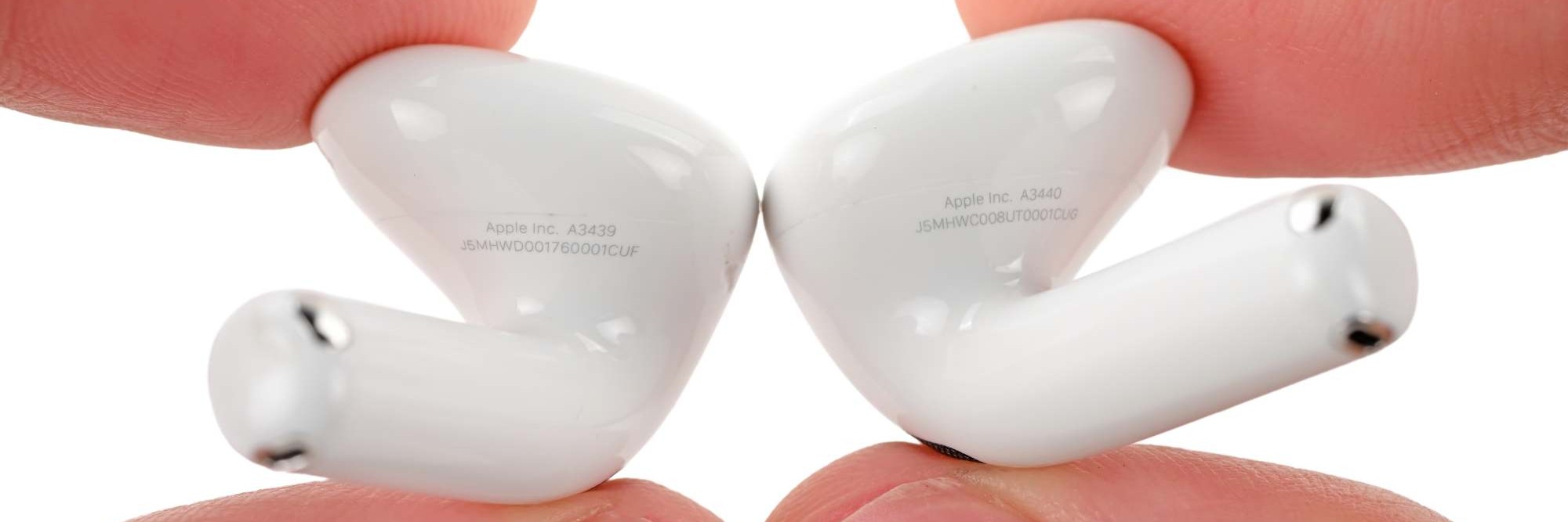 AirPods 5 拆解出带插脚的电池