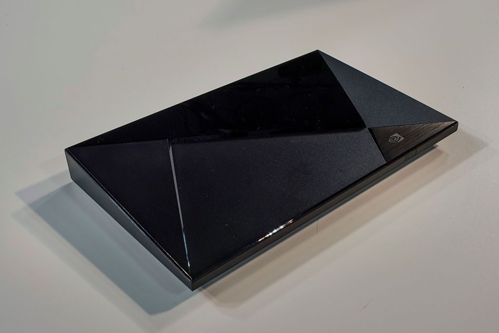 处于零售陈列环境中的 Shield TV