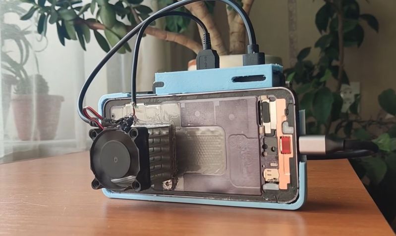 The final build with active cooling and USB hub expansion