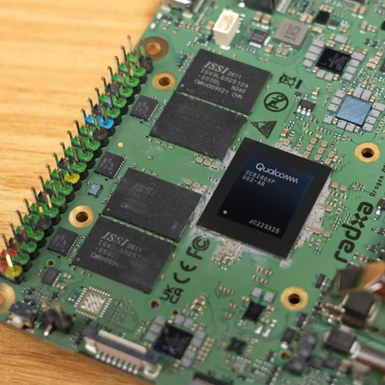 Qualcomm Snapdragon processor powering Radxa Dragon Q8B