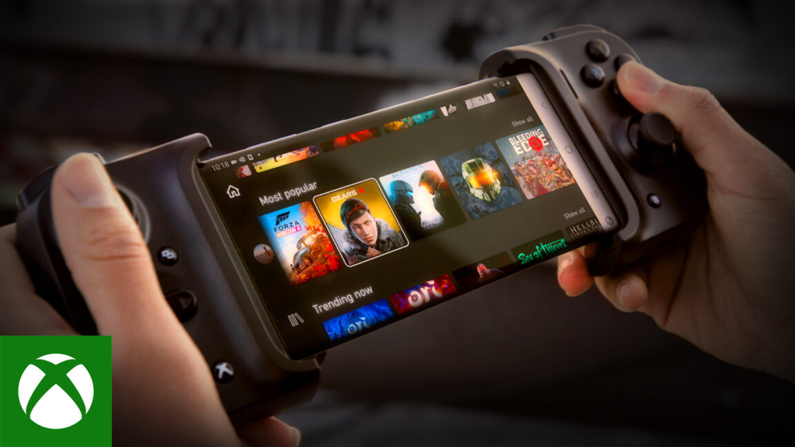Interface Xbox Cloud Gaming sur smartphone avec manette