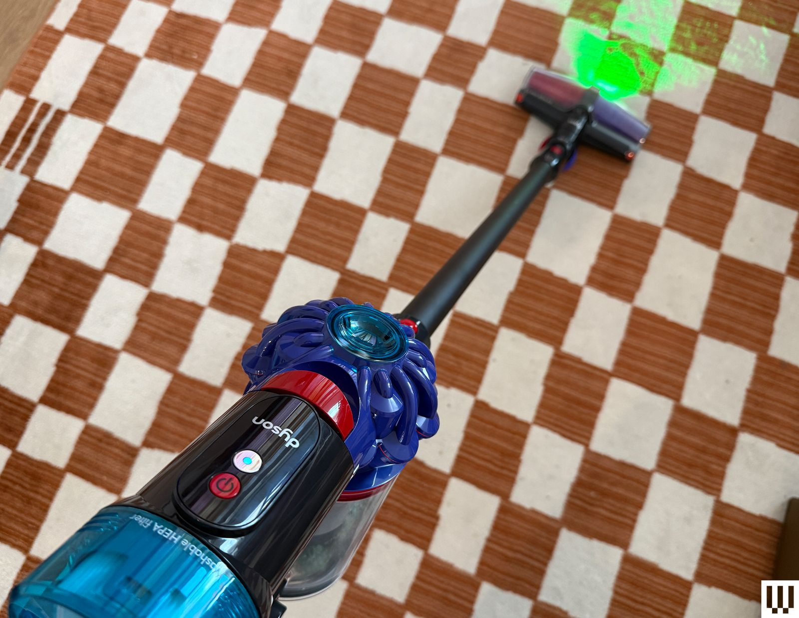 Dyson V10 Konical 手持模式清洁场景