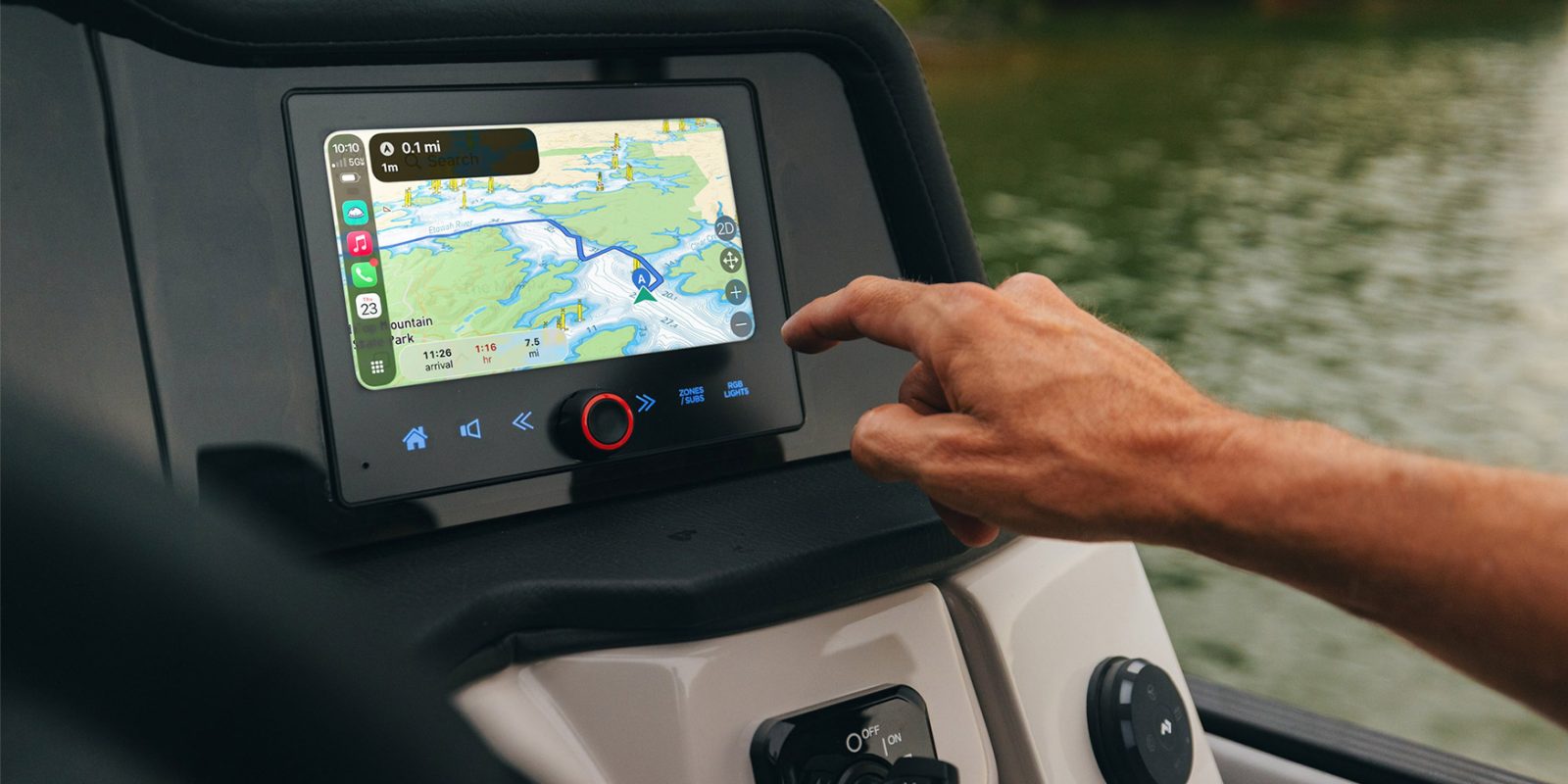 Savvy Navvy 海图导航在 CarPlay 上的界面渲染