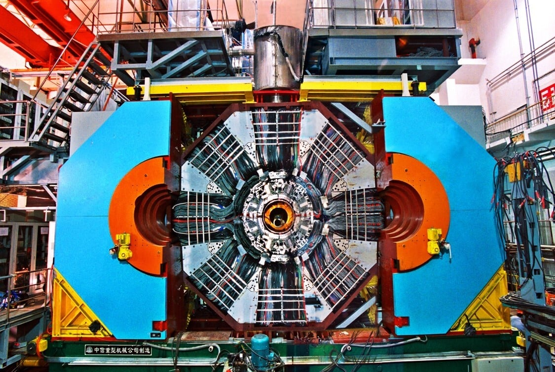 Beijing Spectrometer III Experimentelle Anordnung