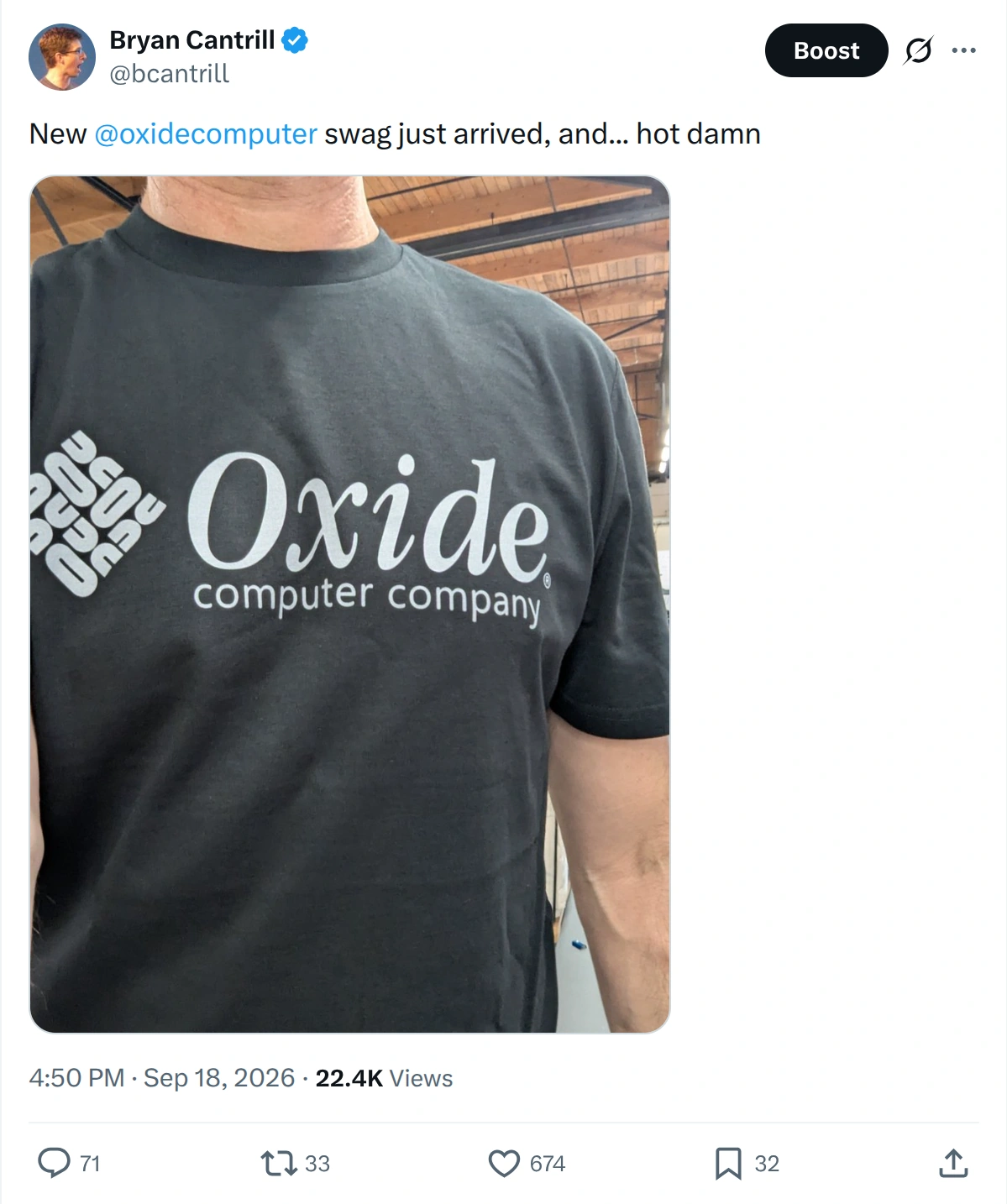 Oxide 团队 T 恤上的标志