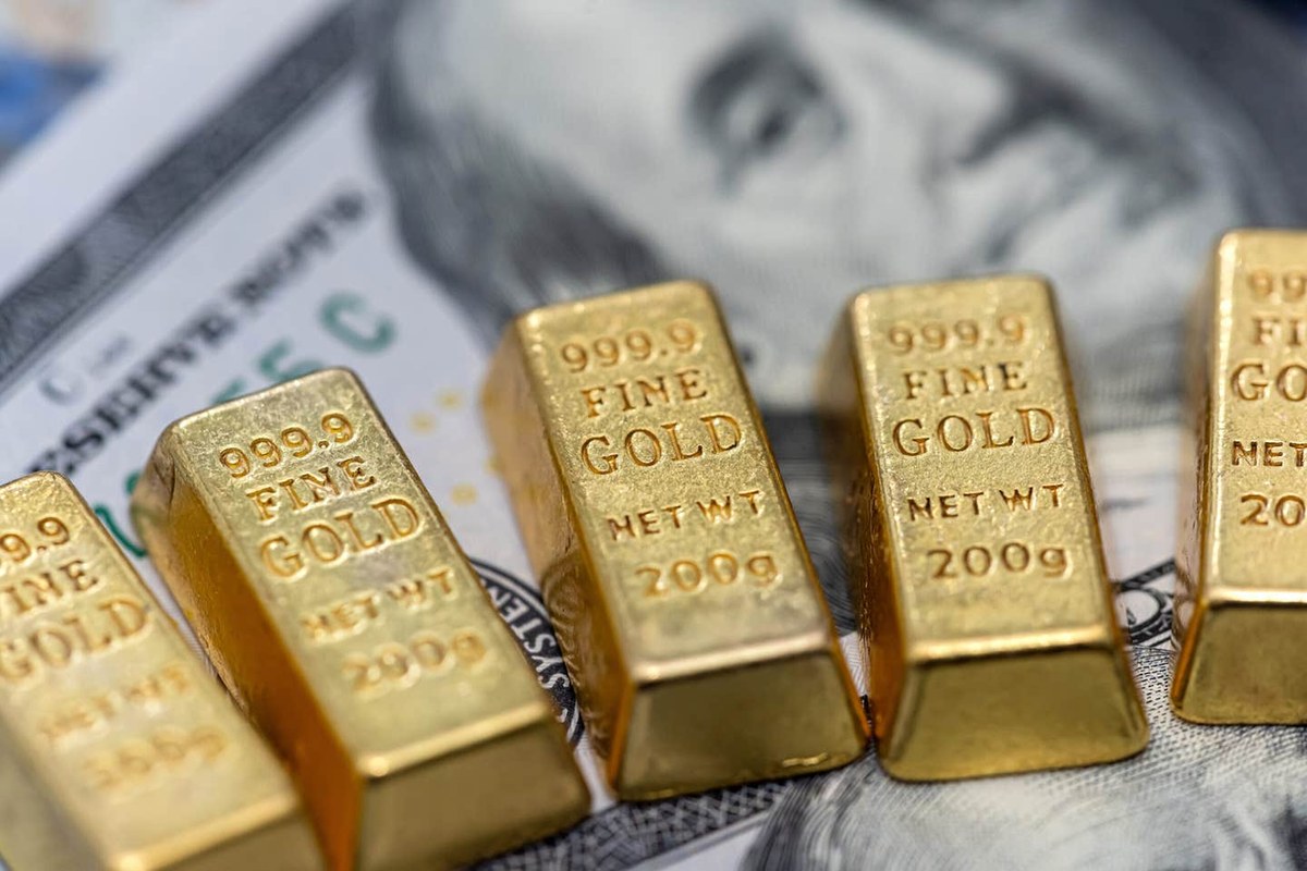 Gold export article illustration