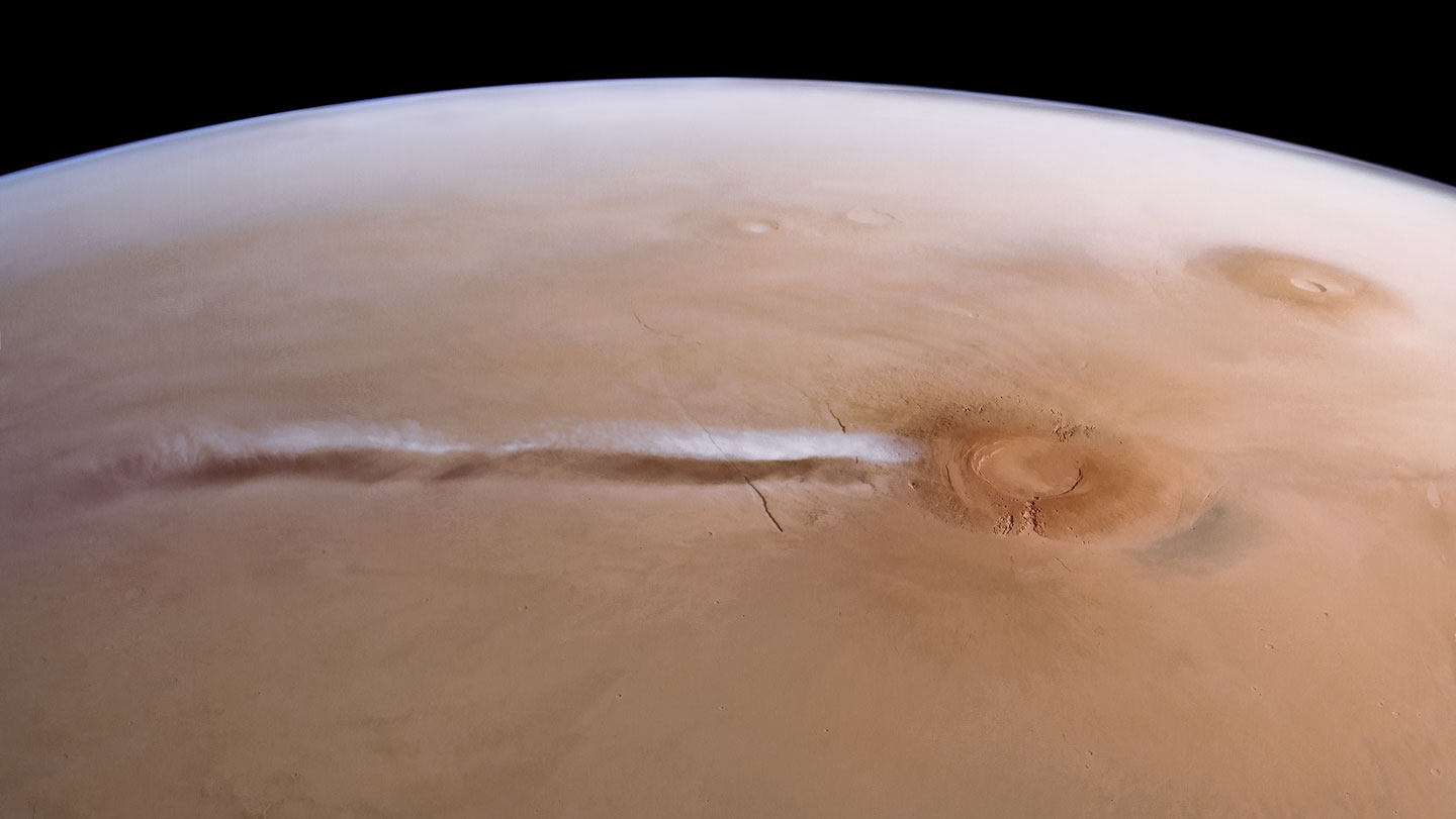 Mars Express captures the Arsia Mons Elongated Cloud